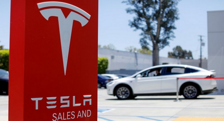 Акции Tesla потеряли в стоимости после стремительного роста