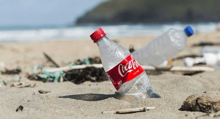 Coca-Cola не планирует отказываться от использования пластиковых бутылок
